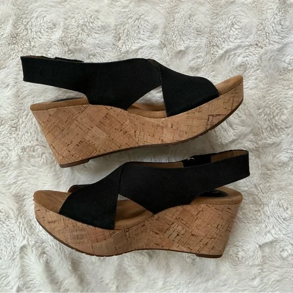 Clarks Black and Brown Wedge Sandals - Picture 2 of 5